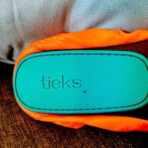 100% premium, soft, patent full grain leather ballet flats